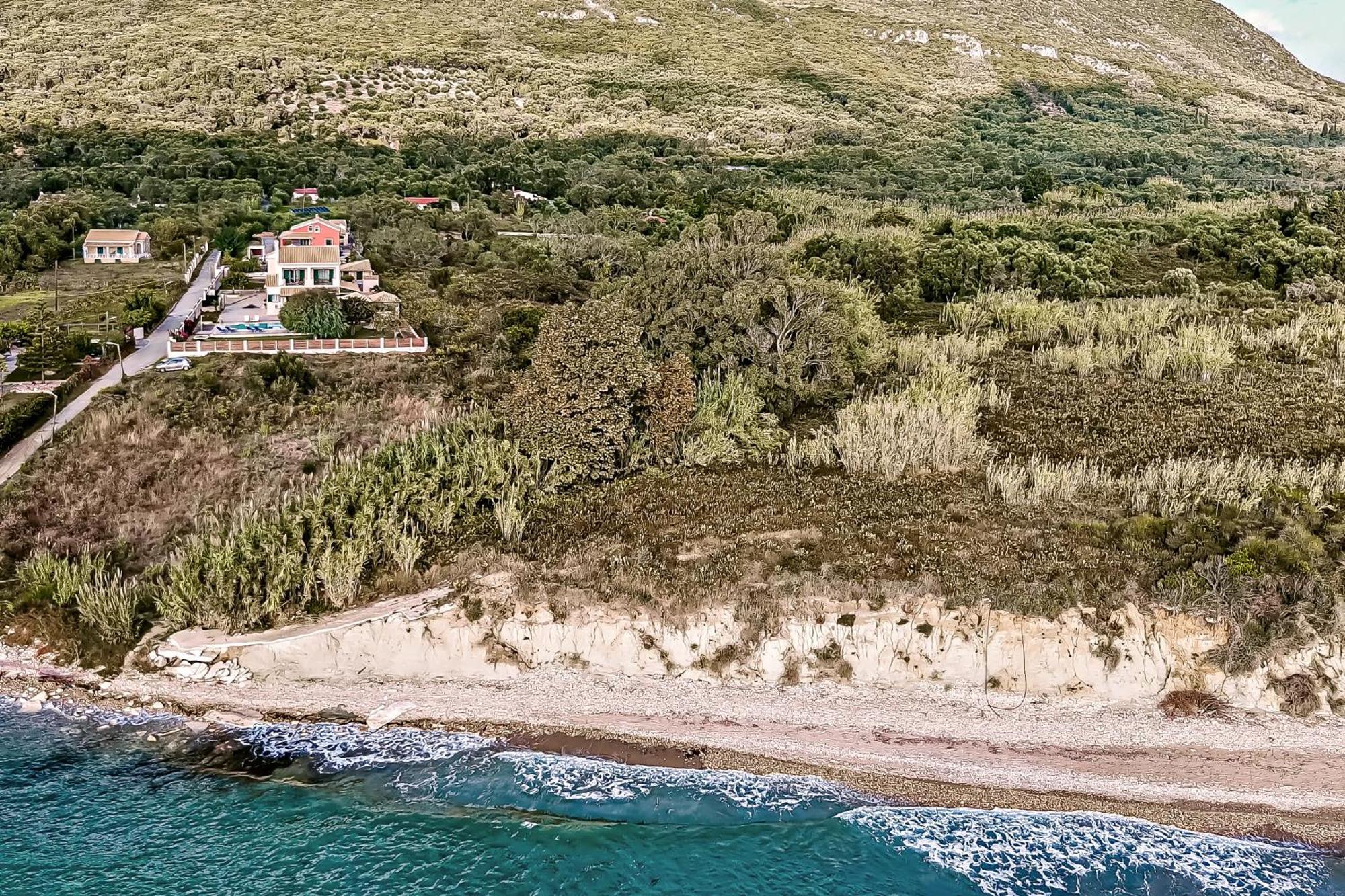 Skidi Beach House Agios Matthaios  Exterior photo
