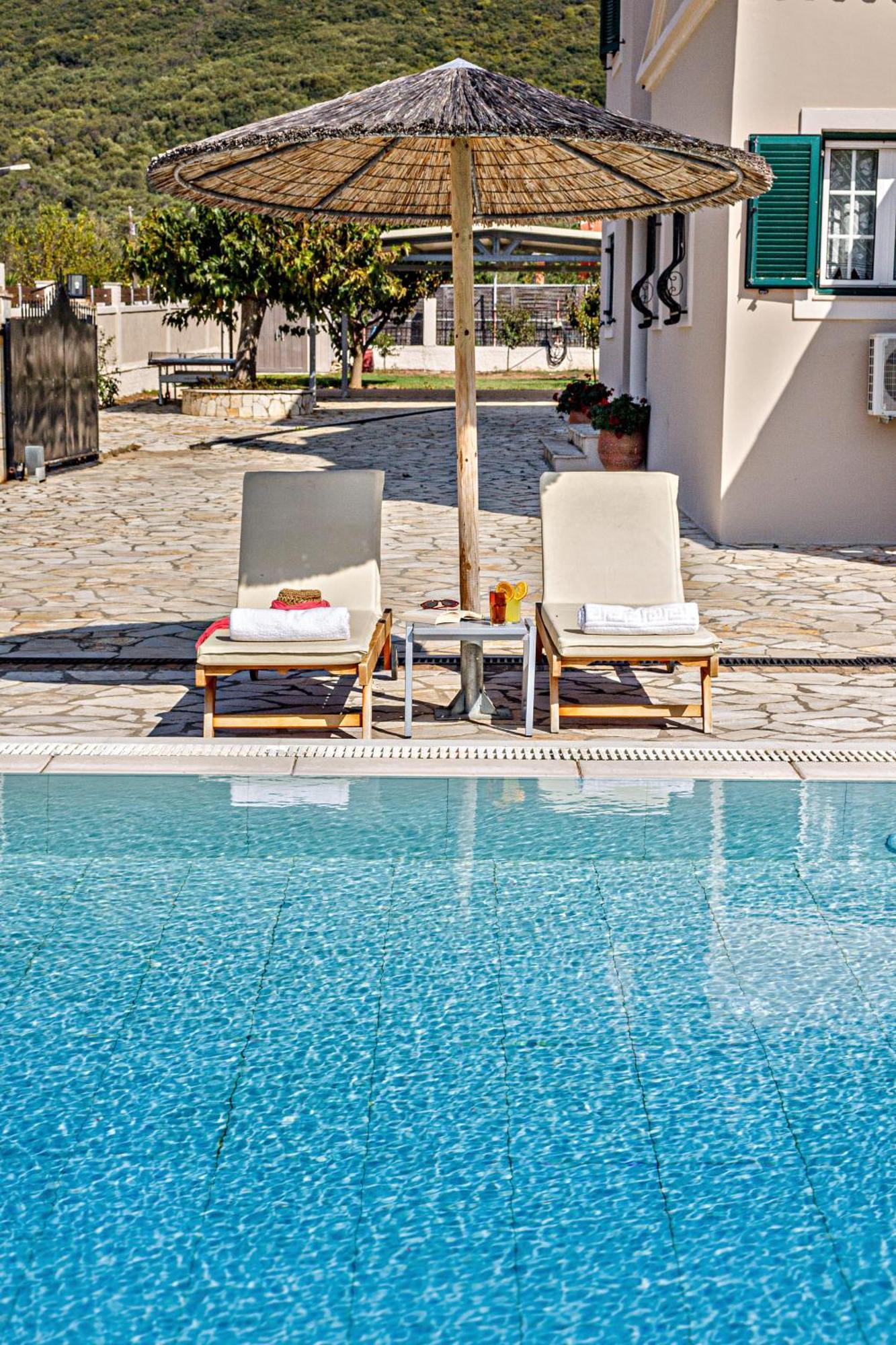Skidi Beach House Agios Matthaios  Exterior photo