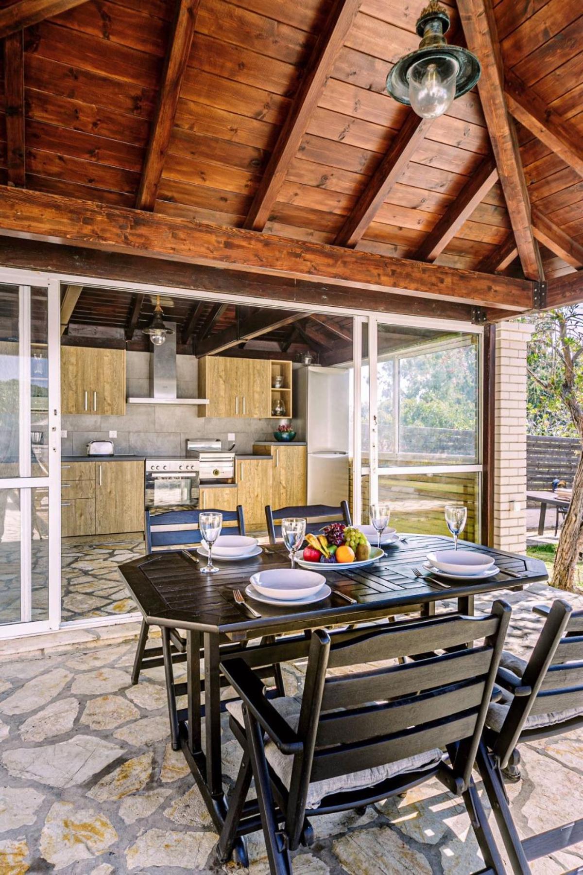 Skidi Beach House Agios Matthaios  Exterior photo
