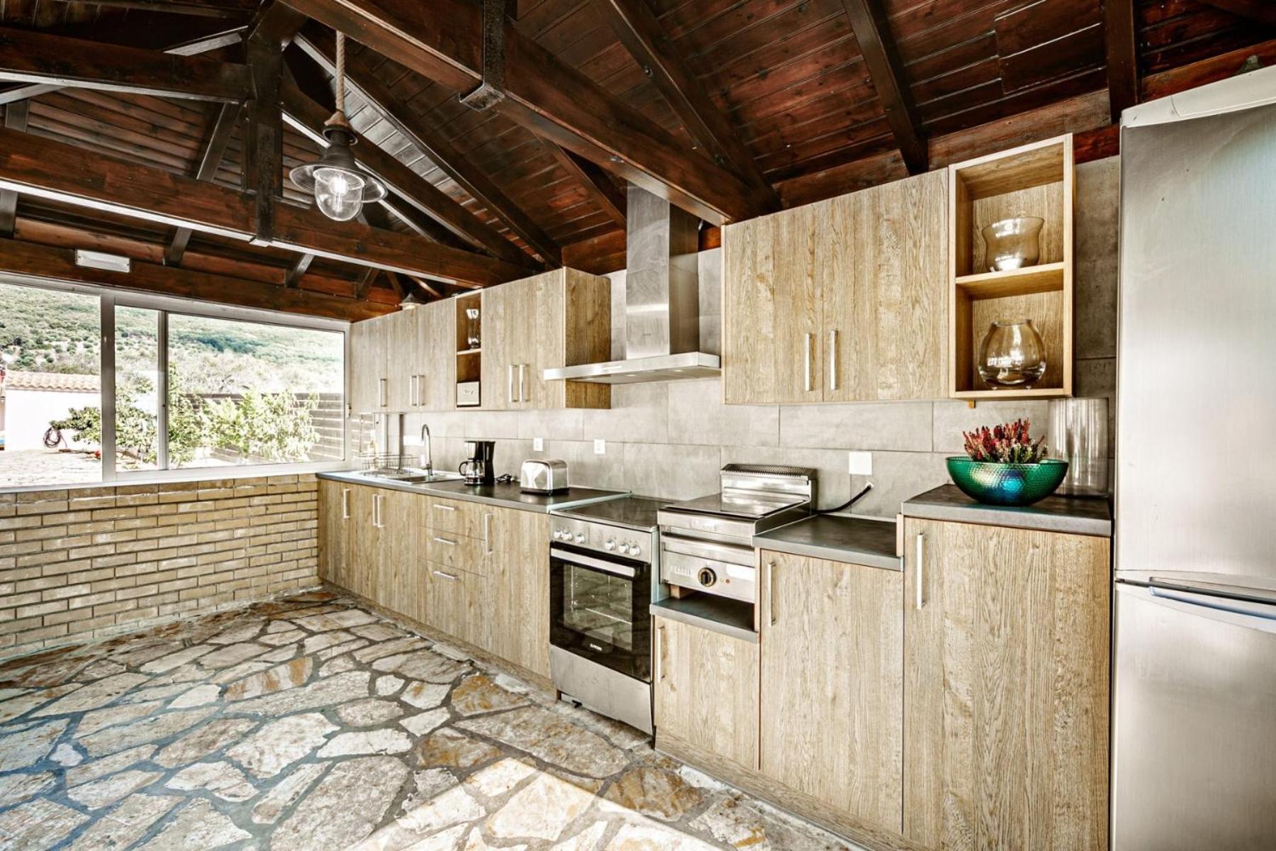 Skidi Beach House Agios Matthaios  Exterior photo
