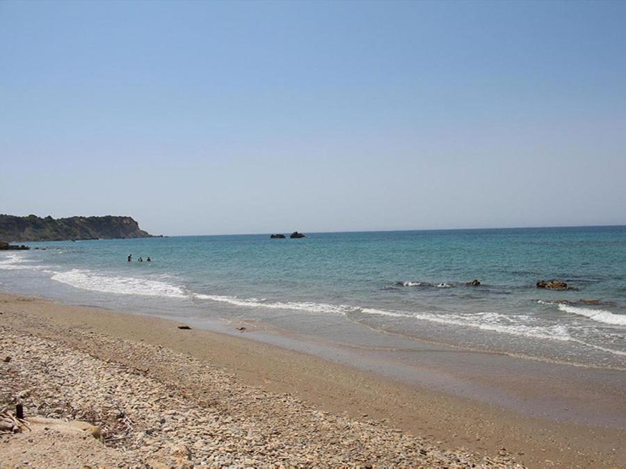 Skidi Beach House Agios Matthaios  Exterior photo